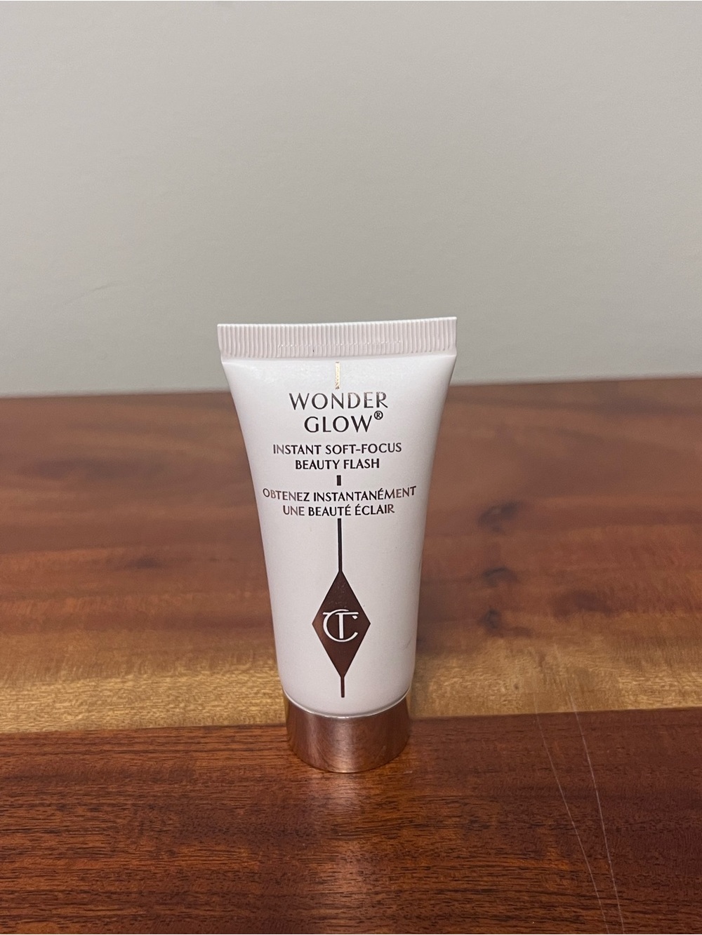 Charlotte Tilbury Wonder Glow Illuminating Primer - Pearl Pink Tube